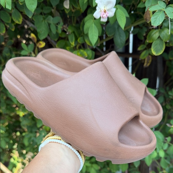 Yeezy Shoes - Adidas Yeezy Slide. Women Size 7 .